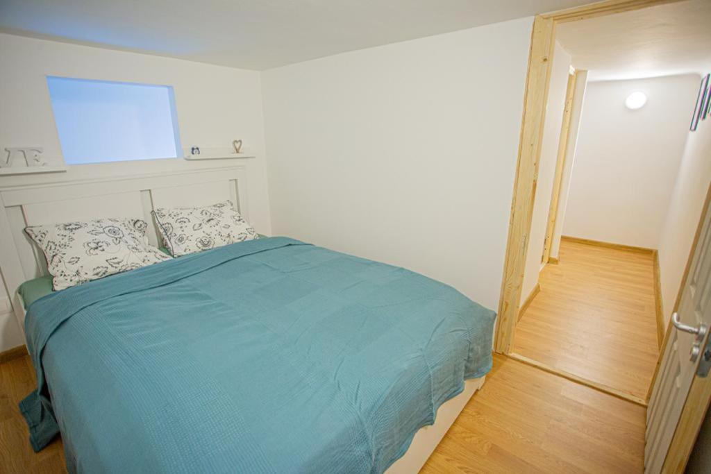 Cosy Gallery Flat In Akacfa St. Будапеща Екстериор снимка
