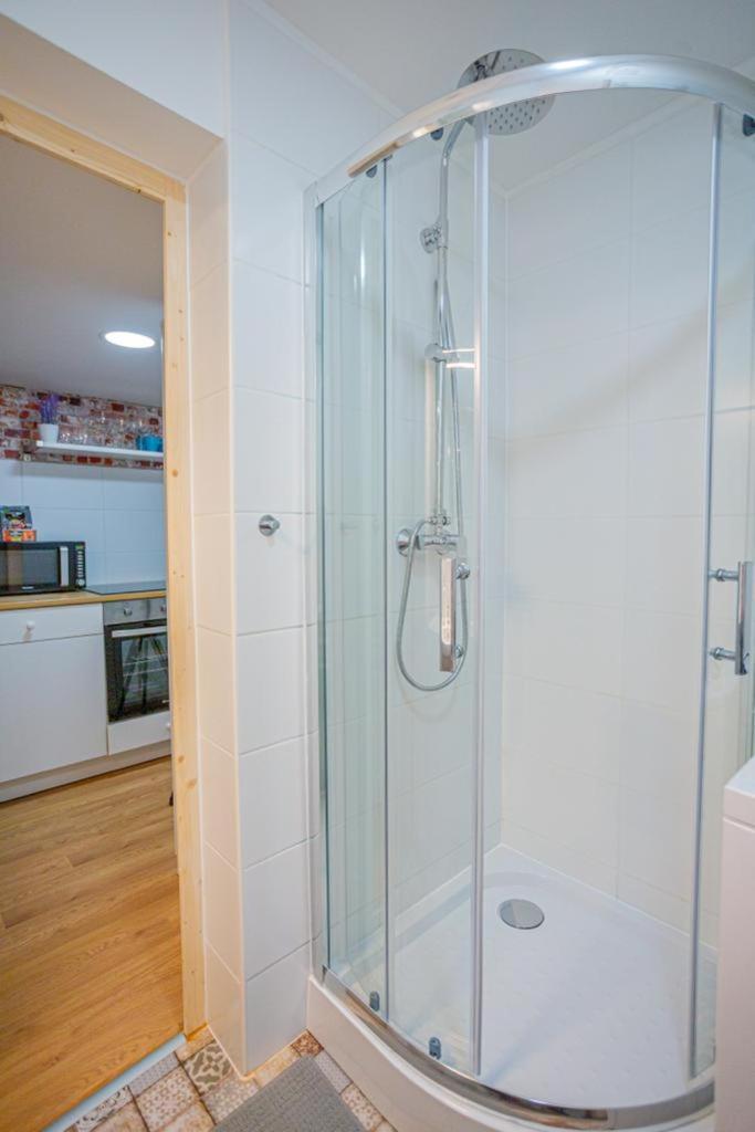 Cosy Gallery Flat In Akacfa St. Будапеща Екстериор снимка